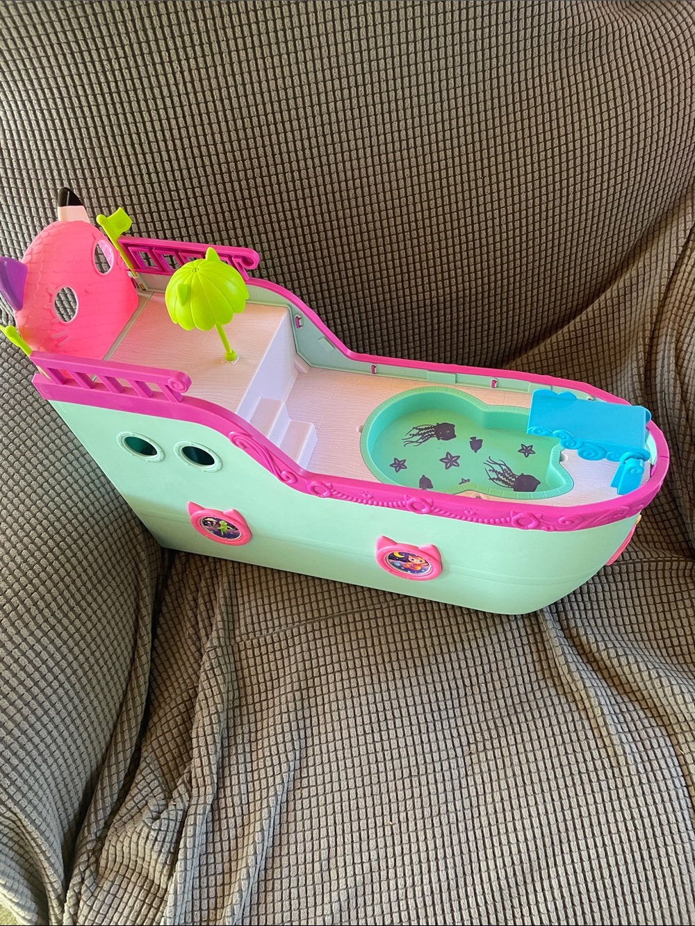 Gabby’s dollhouse cruise ship with extra room